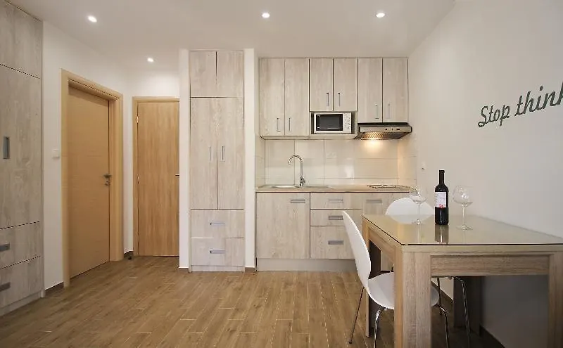 Studio Apartments 4 You In سبليت فندق